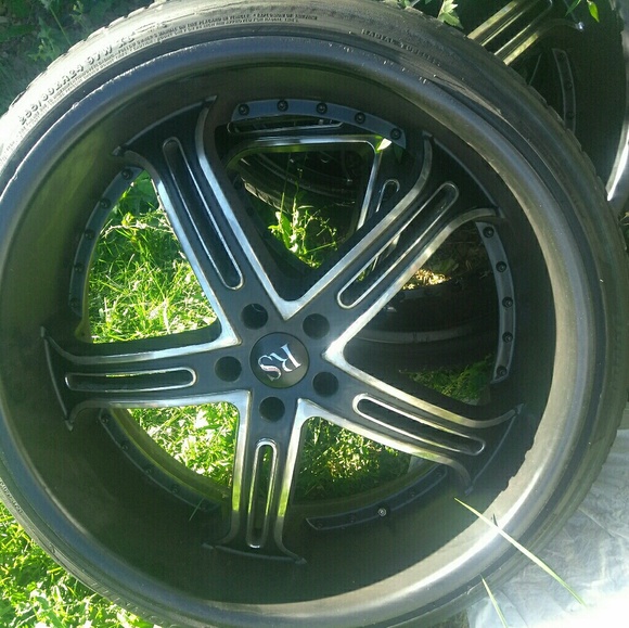 24"rims - Picture 1 of 1